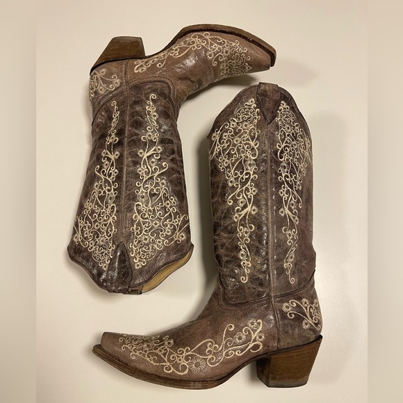 Corral Vintage Leather Boots - Picture 5 of 10